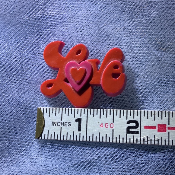 Groovy Love ❤️ 60s Pin Red and Pink - Picture 6 of 8